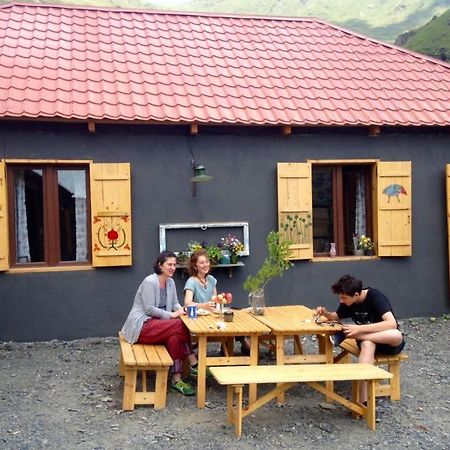 Отель Sno House In Kazbeg Экстерьер фото
