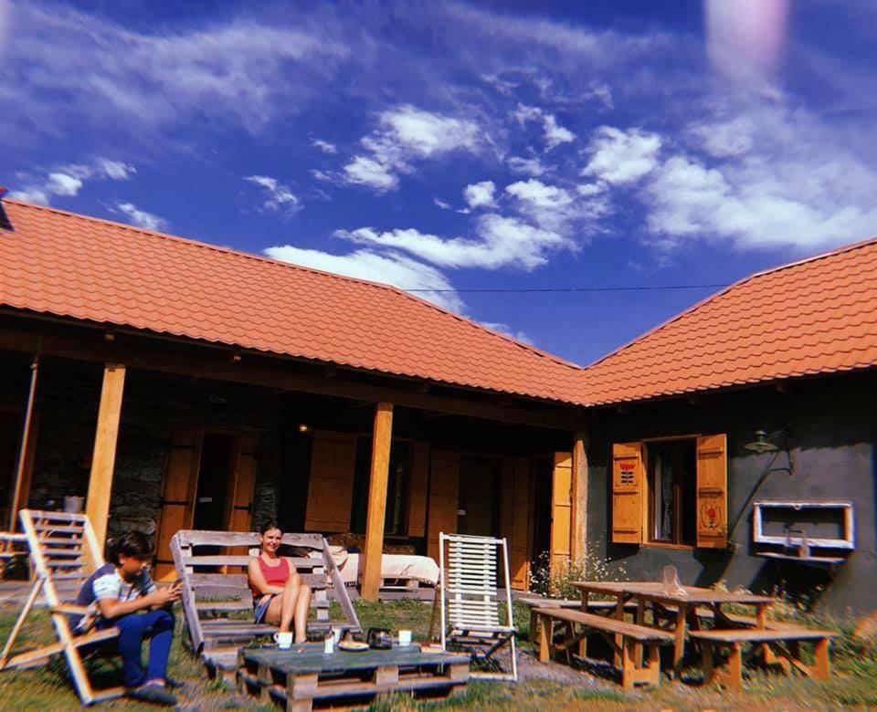 Отель Sno House In Kazbeg Экстерьер фото
